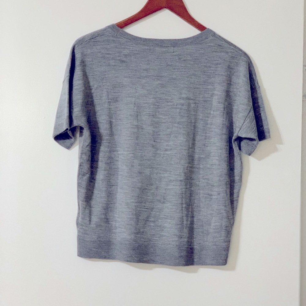 Banana Republic Light Gray Short Sleeve Knit Top - Picture 4 of 4